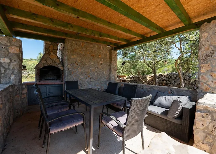 Dom wakacyjny Secluded House With A Parking Space Cove Zuborovica, Pasman - 24333 Neviđane